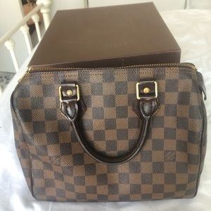 Authentic Louis Vuitton Speedy  25 handbag